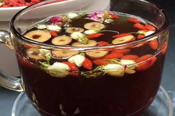 黑糖姜丝红枣茶