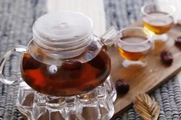 红枣和红茶一起泡水喝
