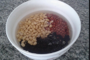 红豆黑豆黄豆一起煮