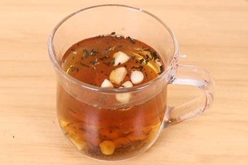 红糖大蒜泡水喝