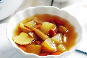 红糖和梨一起煮