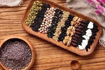 黑豆黑米黑芝麻黑桑葚