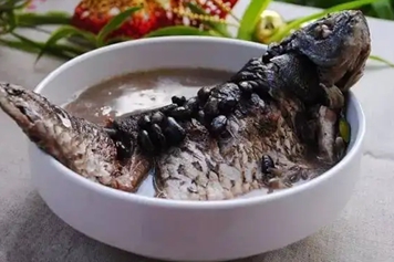 黑豆煲鲫鱼
