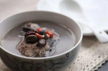 黑豆瘦肉汤