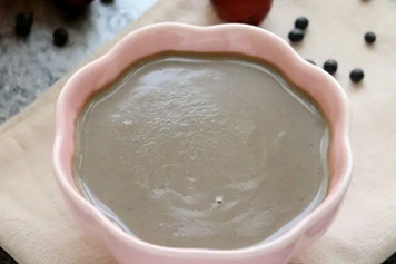 黑豆芝麻红枣豆浆