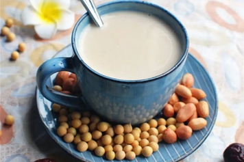 花生黄豆红枣豆浆