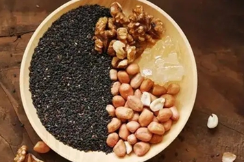 花生黑芝麻一起吃