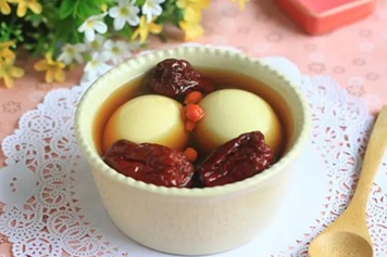 红枣炖鸡蛋