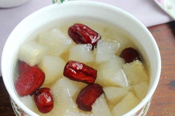 红枣梨子煮水喝