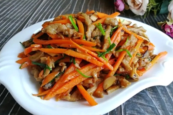 胡萝卜炒牛肉