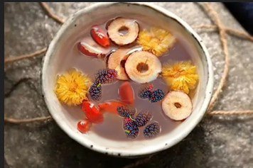 枸杞红枣桑葚菊花茶