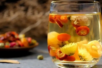 桂圆红枣枸杞菊花茶
