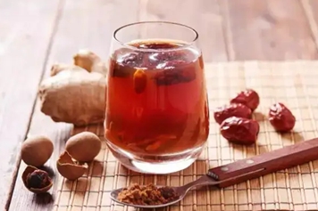 桂圆红枣生姜茶