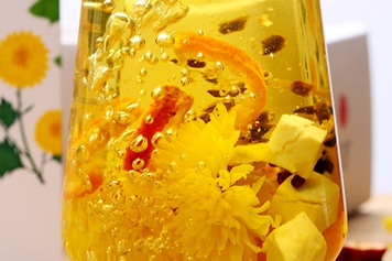 茯苓陈皮菊花泡水喝