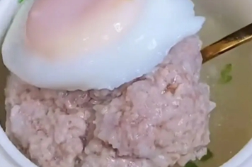 鸡蛋肉饼汤