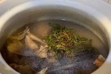 老母鸡煲地胆头