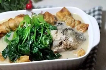 鲫鱼菠菜汤