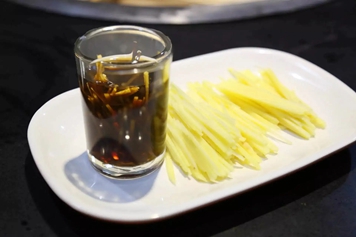 可乐味精生姜一起
