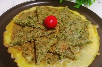 蓝布正煎鸡蛋