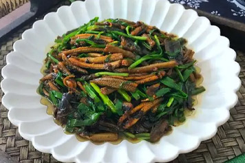 韭菜炒黄鳝