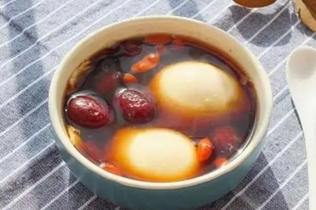 酒糟红糖煮鸡蛋