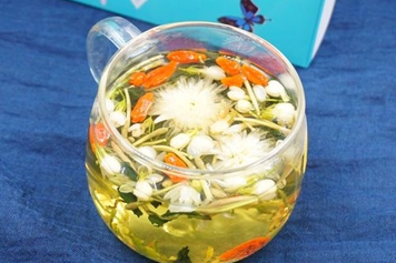 菊花加蒲公英根泡水喝