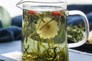 菊花蒲公英金银花一起泡水喝