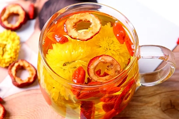 菊花与山楂泡水