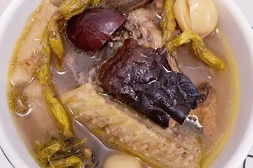 灵芝石斛土茯苓煲汤
