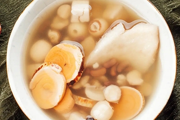 莲子茯苓汤