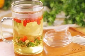 莲子心枸杞子茶