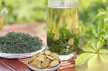 绞股蓝和黄芪泡水喝