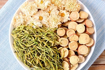 金银花菊花甘草茶