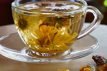 菊花甘草金银花茶