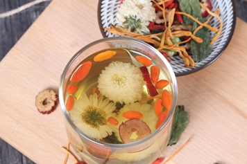 菊花和枸杞山楂一起泡