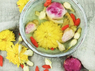 茉莉玫瑰菊花一起泡水喝