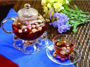 玫瑰花和月季花一起泡茶