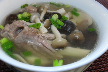 菌菇排骨汤