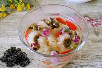 桑葚枸杞菊花玫瑰花泡水喝