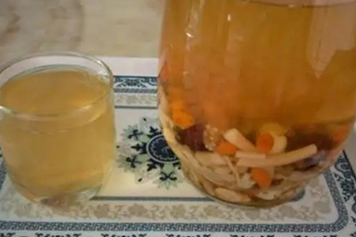 桑葚枸杞玉竹泡水喝