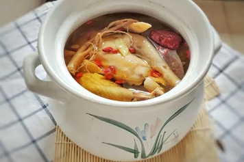 人参炖鸡汤