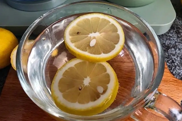 柠檬泡盐水