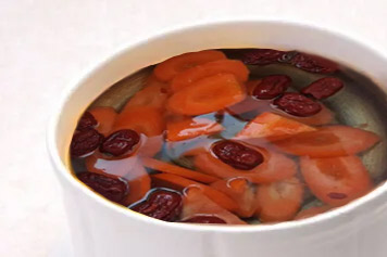 胡萝卜与红枣同煮