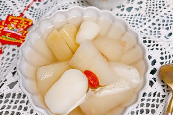 马蹄雪梨冰糖水