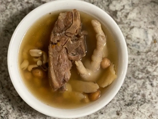 眉豆花生煲猪骨