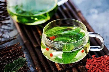 蛤蟆草和枸杞子泡水喝