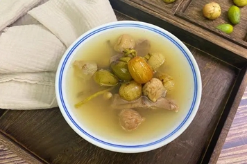 青橄榄石斛麦冬煲汤