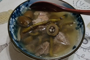 石斛青榄炖瘦肉