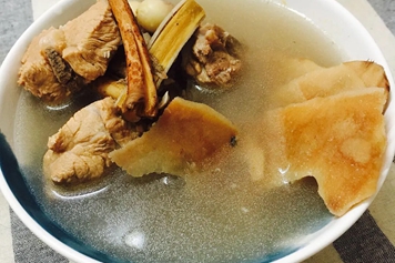 五指毛桃土茯苓牛大力汤