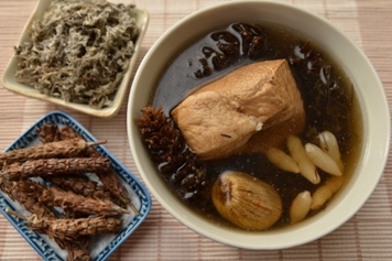 夏枯草棉茵陈煲汤